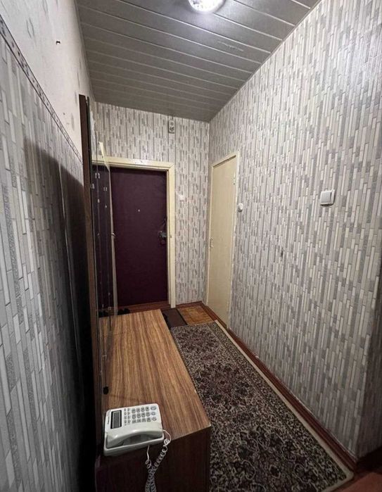 Продаётся 1/5/5 Юнусабад 17 квл,Площадь- 38м2, не торец,крыша не течёт