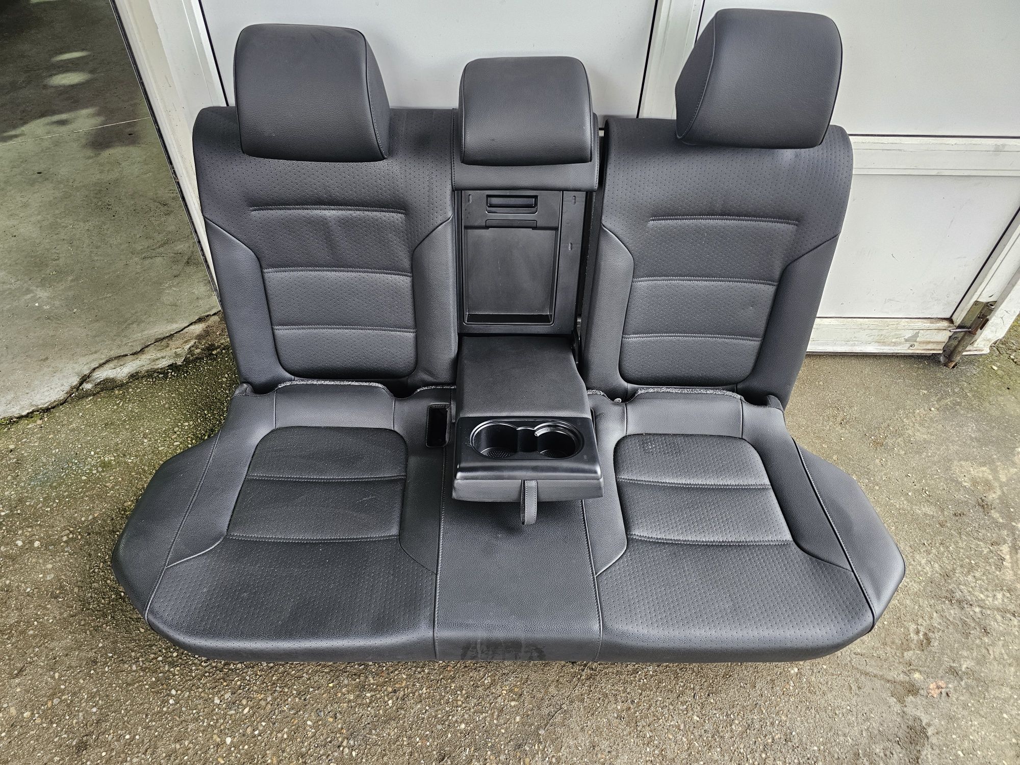 Tapiterie piele , scaune fata încălzite  , bancheta   vw Jetta 2013