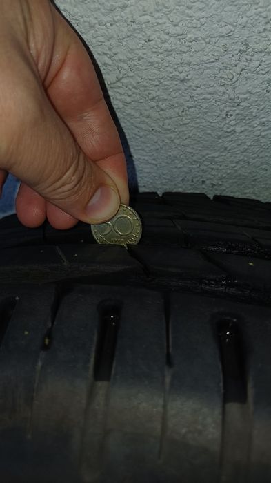 Летни гуми Марка: UNIROYAL – модел Rain Tyre / RainH  
Размери:  
- 22