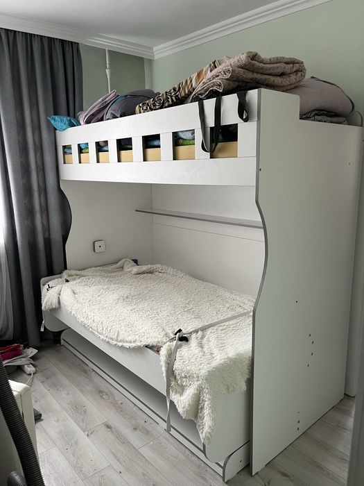 двухъярусная кровать