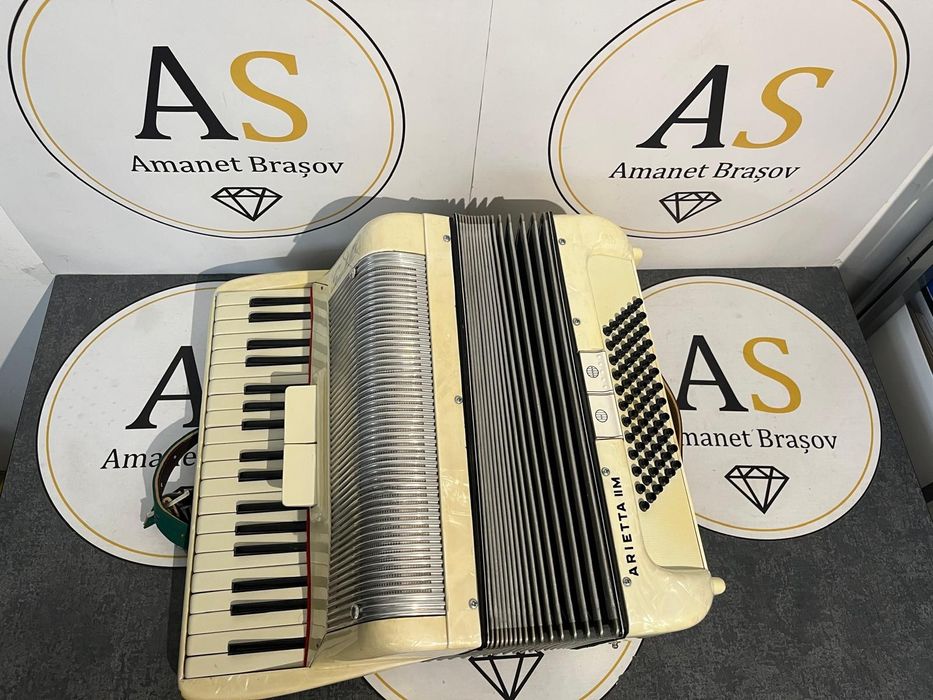 Acordeon Hohner Arietta II M Scandalli 72 Basi