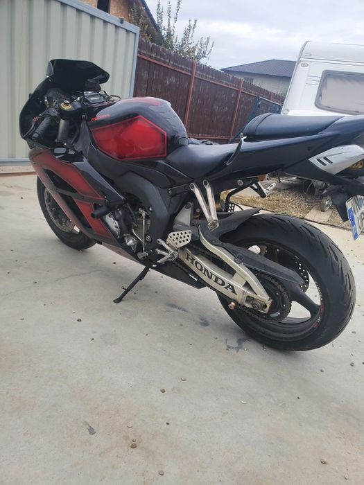 Se vinde CBR 1000rr din 2005 model sc 57 

Cauza vânzării este lipsa d
