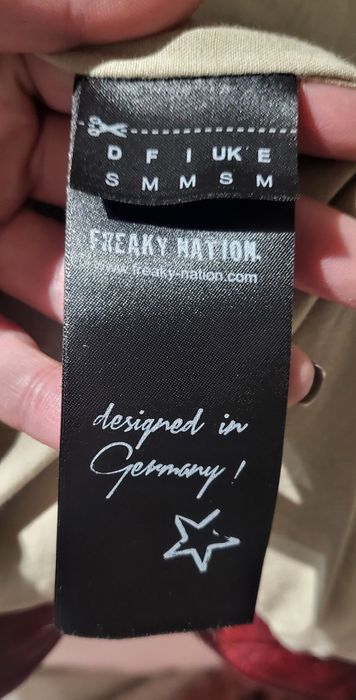 Geacā Freaky Nation, piele naturală