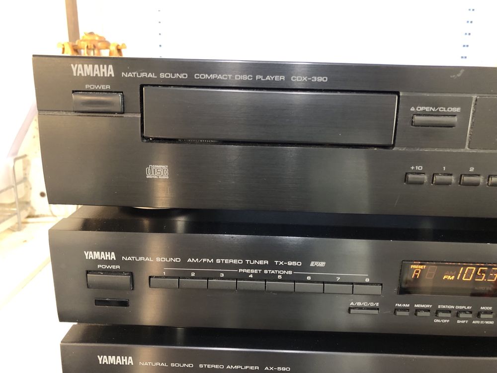 Yamaha Стерео усилвател CD плеър и тунер