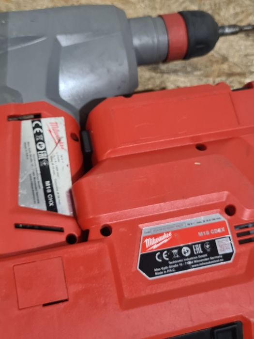 Rotopercutor SDS Plus cu aspirator de praf Milwaukee M18 CHX