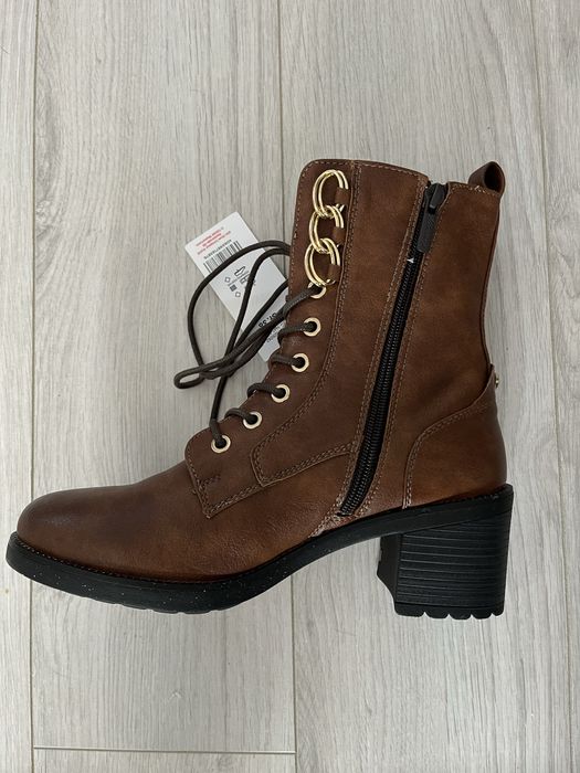 Боти Mustang с етикет