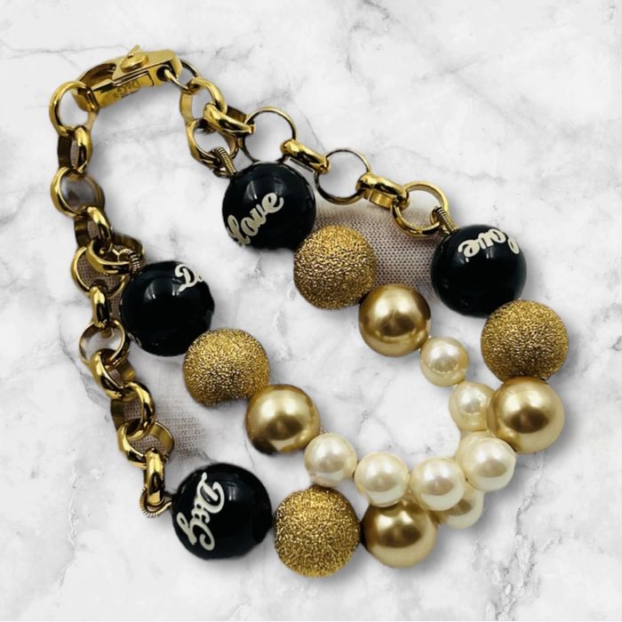DOLCE & GABBANA lined bracelet White pearls Дамска гривна