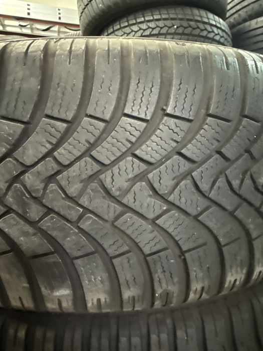 Зимйи гуми 215.50.17 4 бр Фалкен в добро състояние