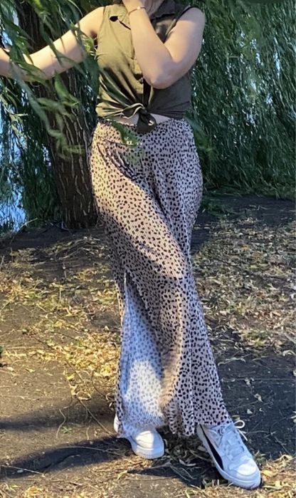 Pantaloni evazați animal print