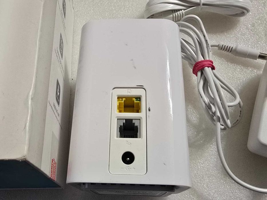 Modem 4G HUAWEI e5180s-22 Cube Router LTE 150Mbps 800/1800/2100/2600