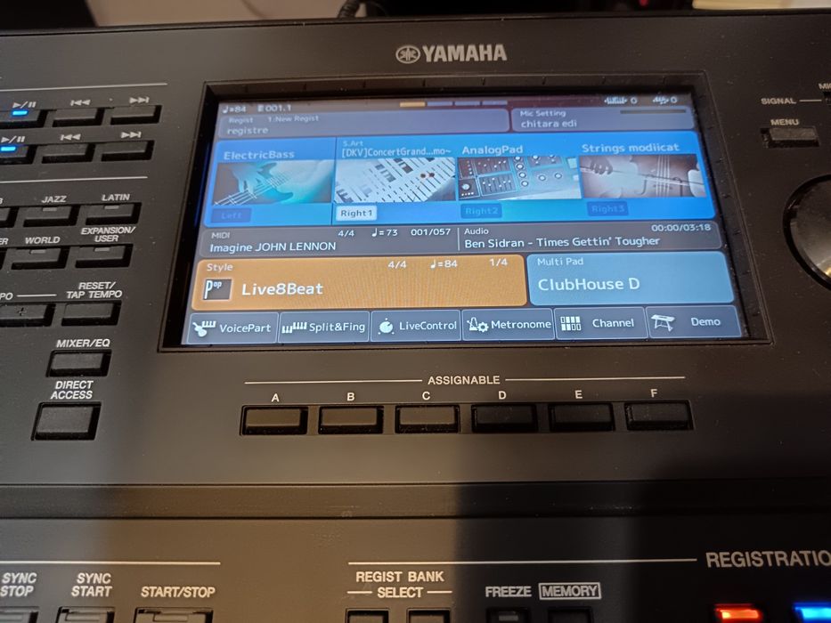Yamaha PSR SX 700