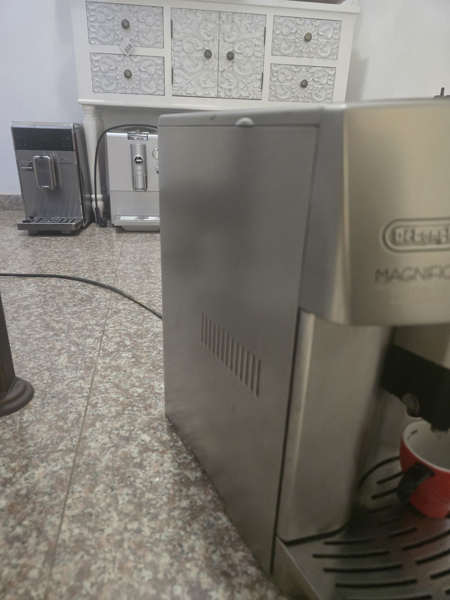 Кафемашина Delonghi magnifica