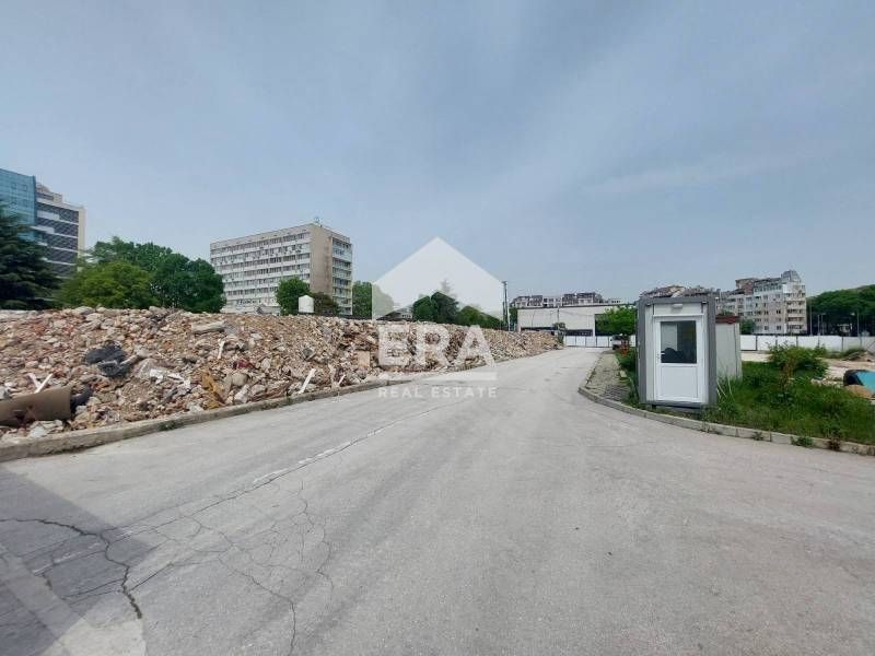 Продава се Двустаен апартамент в Варна, Окръжна болница - 74 кв.м за 2026 €/кв.м - Снимка #4