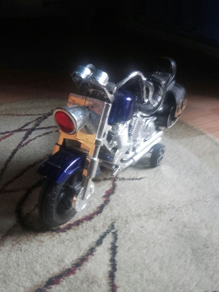 Motocicleta 31 centimetrii lungime