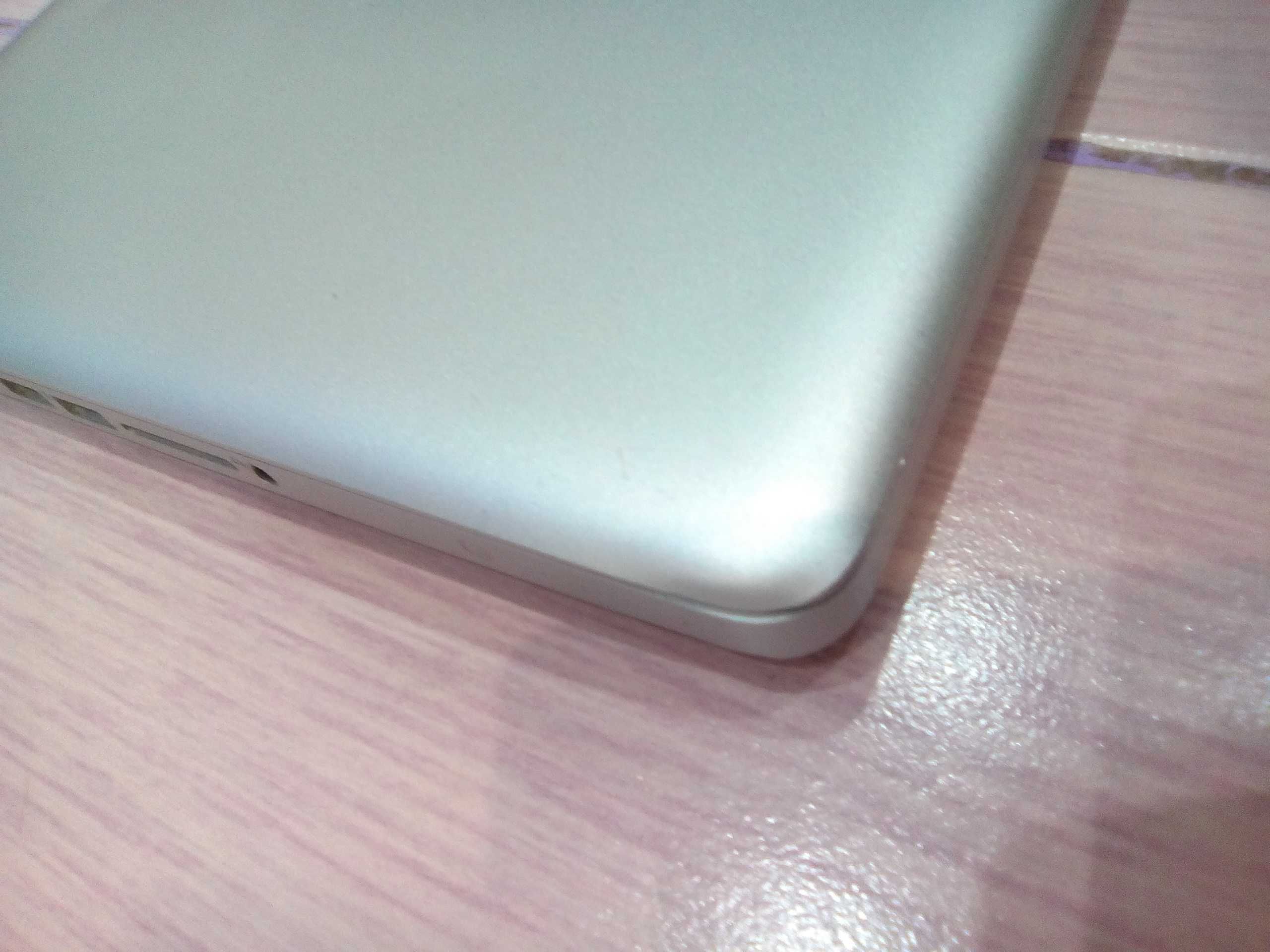 Macbook Pro(Early 2011) /i5x2.3GHz/4gb RAM/320 GB HDD / Sierra
