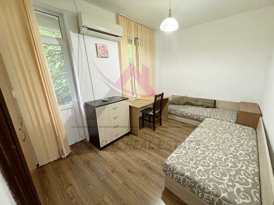 Дава се под наем Тристаен апартамент в Варна, Център - 75 кв.м за 330.99 € - Снимка #2