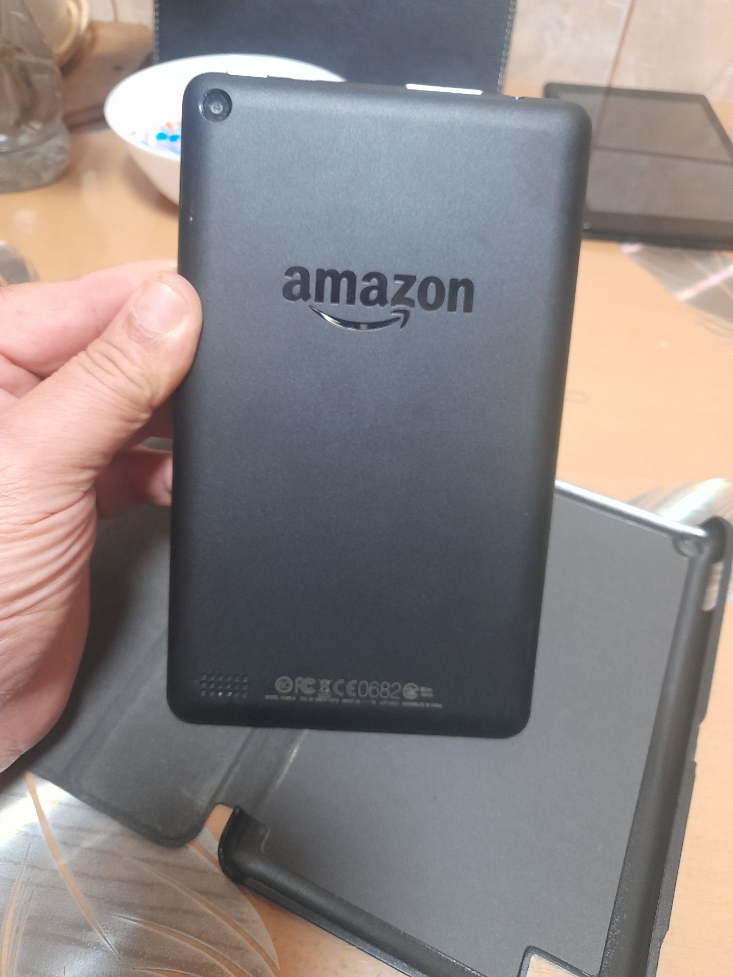 Vind amazon fire cu peste 2300 de cărți în limba română