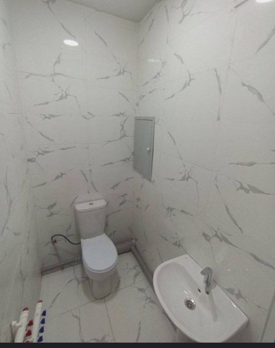 Srochno arendaga beriladi 2 honali uy hamma sharoiti bor Metro yonida
