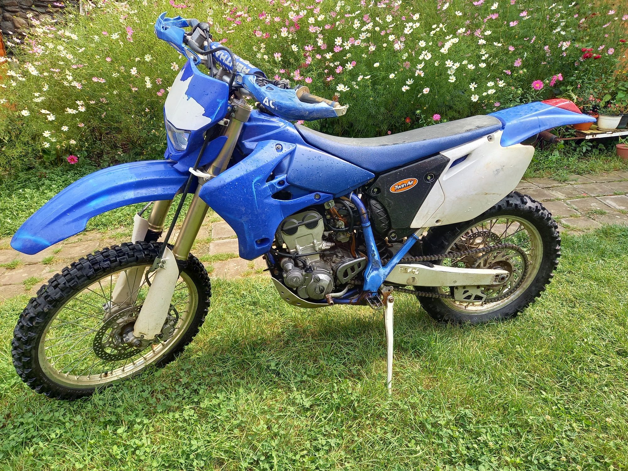 Yamaha WR 250F - pornire la buton