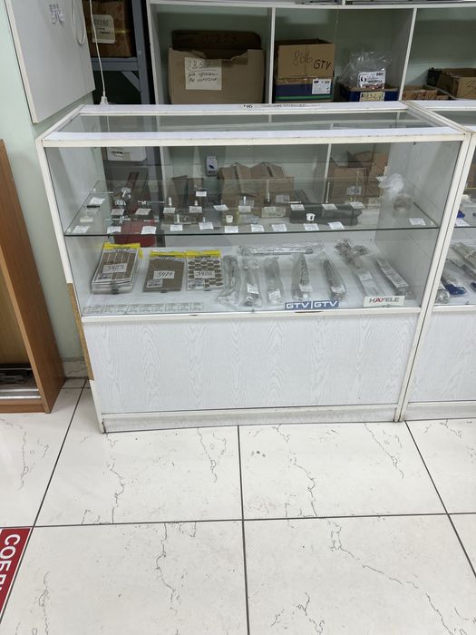 Торговое оборудование б/у,  маиериал дсп , стекло . В хорошем состояни