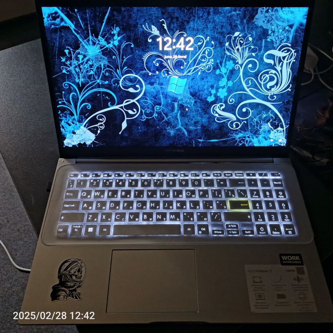 ASUS VivoBook 15 dokument karobka