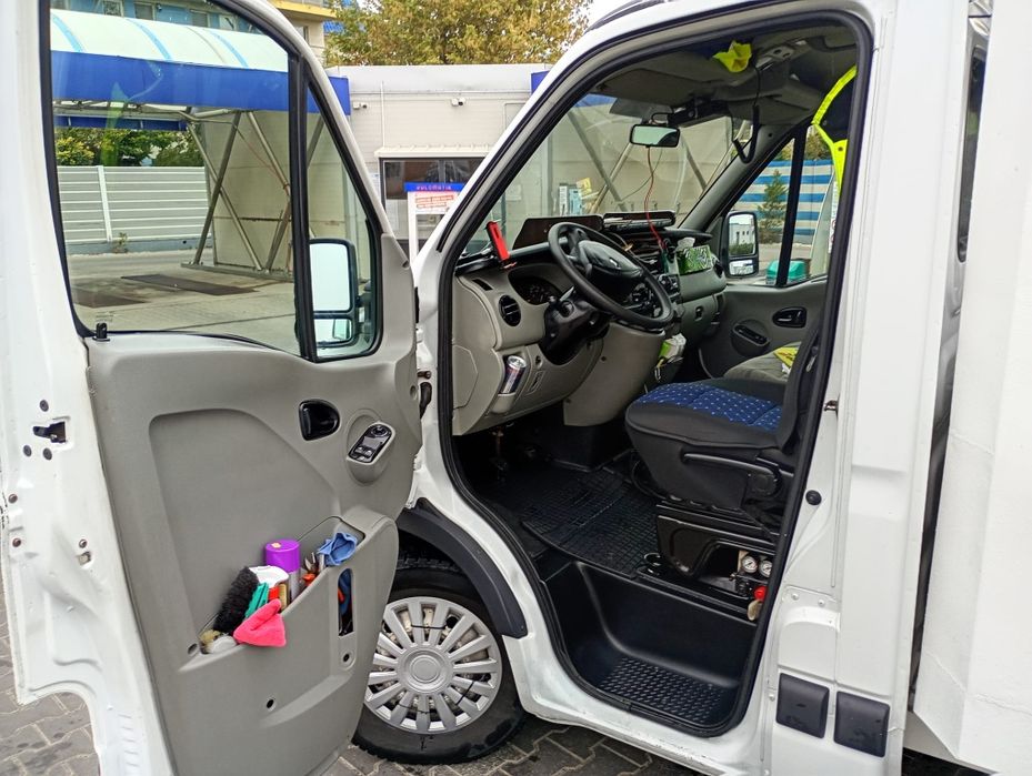 Vând Autoplatforma omologata BA14.3,5 Renault Master