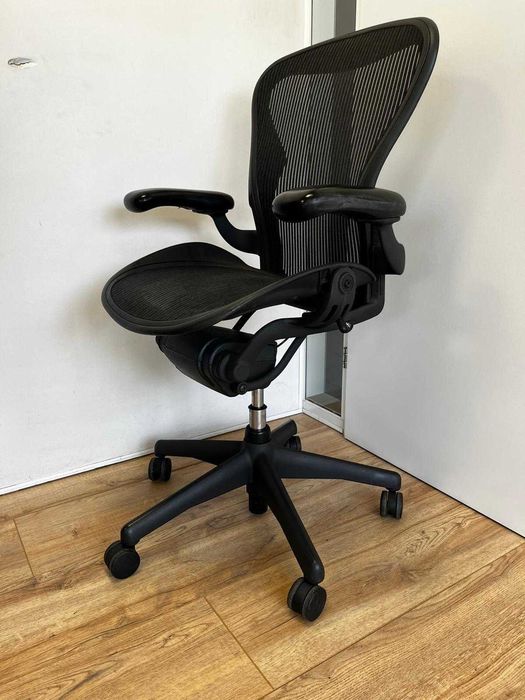 Refurbished Herman Miller Aeron - Graphite