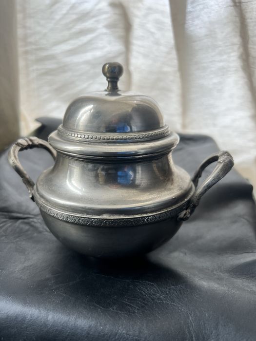 Cana lapte/zaharnita in forma stup de albine,Vintage placata cu argint