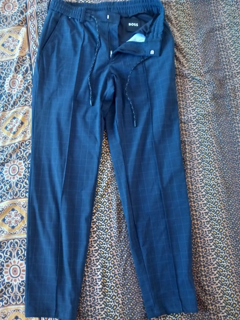 Vând blugi pantaloni massimo dutti