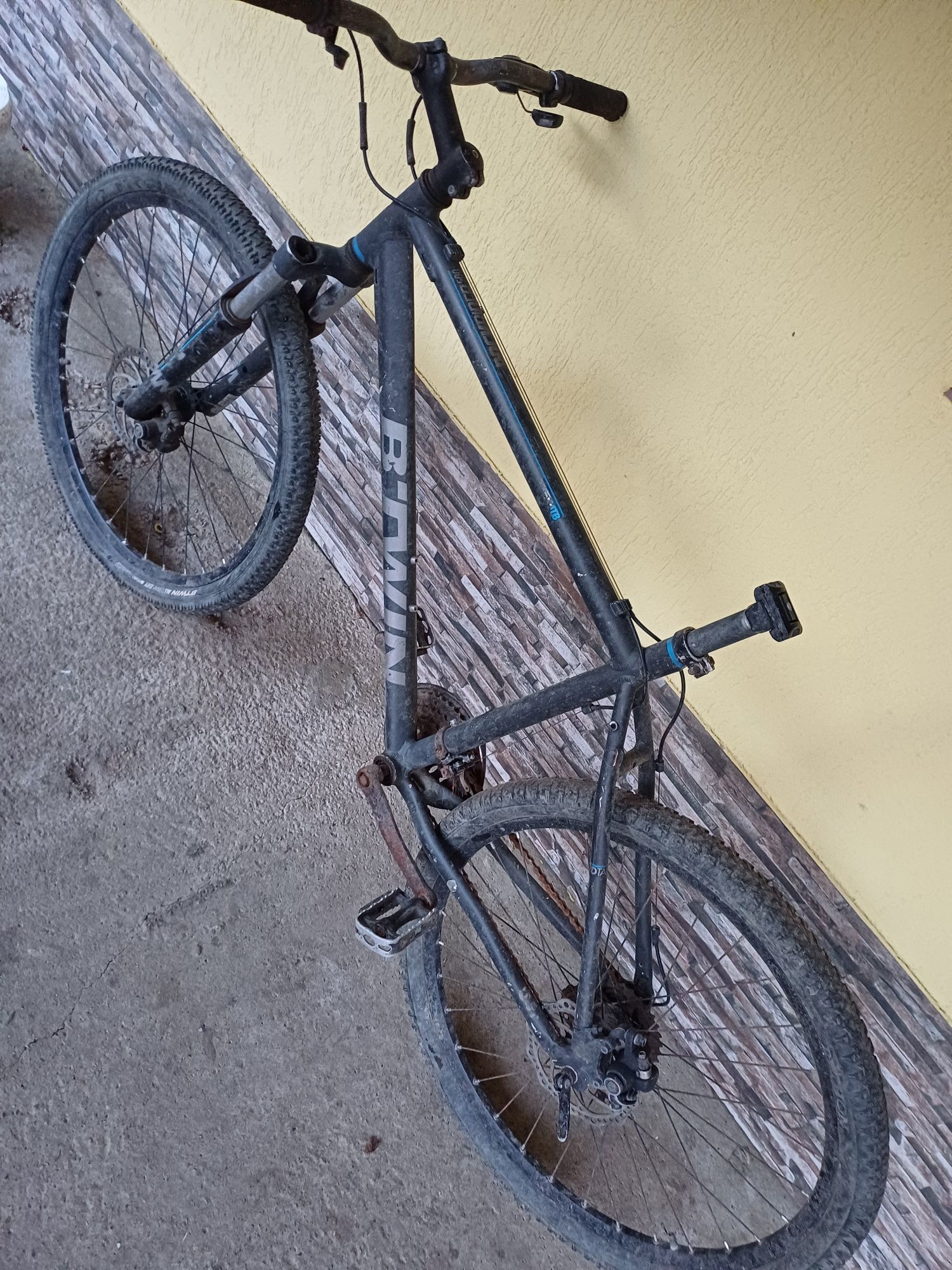 Vând Bicicleta Btwin rockrider 520