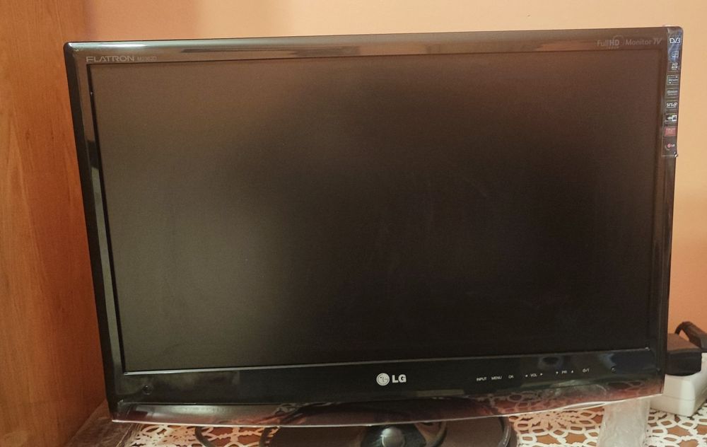 TV/Monitor LG 23"- 60 cm