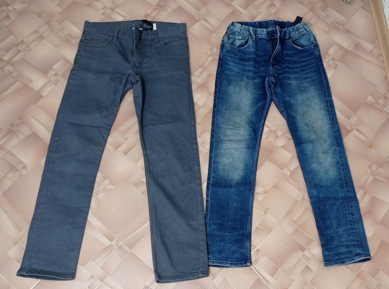 Продам джинсы на мальчика рост 152 и 158
