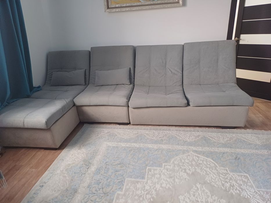 Холлга арналған мебель сатылады.