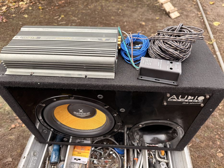 Vand subwoofer auto complet 700 lei