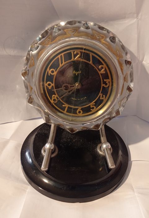 Vând/Schimb obiecte vechi de colecție.Preț în funcție de obiectul ales