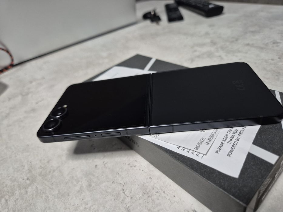 Samsung Z FLIP 7 256gb black