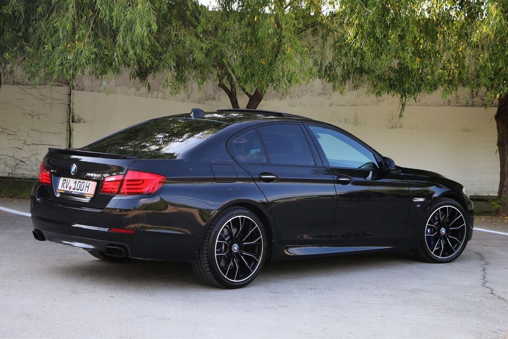 BMW M550i 4.4 V8 X-drive 4Butoane Trapa Soft Close Bi-xenon LED