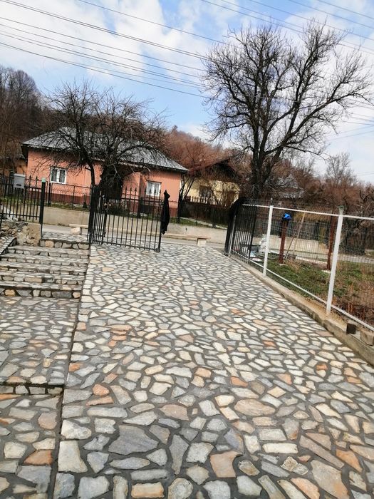 Piatra de rău pentru pavaje