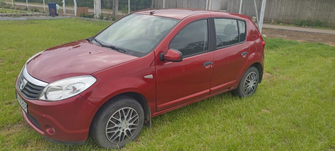 Vând Dacia Sandero