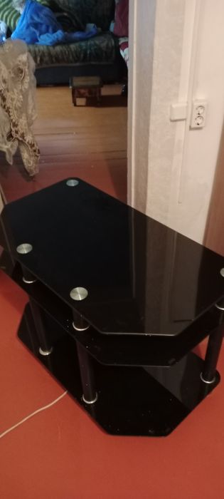 Столик под телевизор.