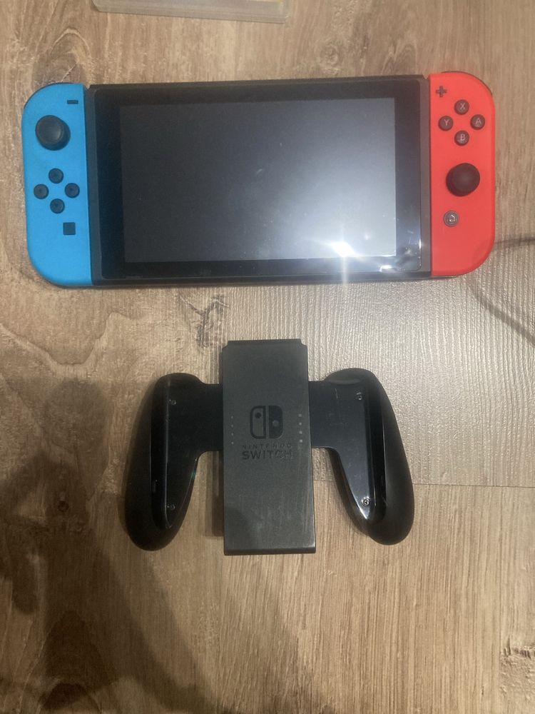Nintendo Switch с ТРИ ИГРИ