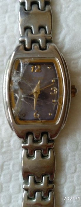 Часы с браслетом женские LTD японские. Требуется замена стекла