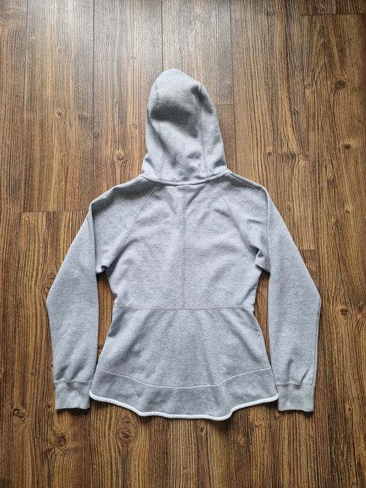 Страхотно дамско спортно горнище NIKE размер XS