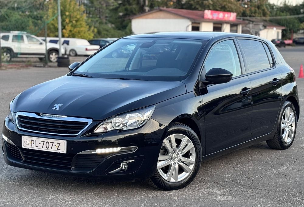 Peugeot 308 ~ 2018 ~ Euro6 ~ 1.2 Benzină - 120 CP ~ Navi , Panoramic