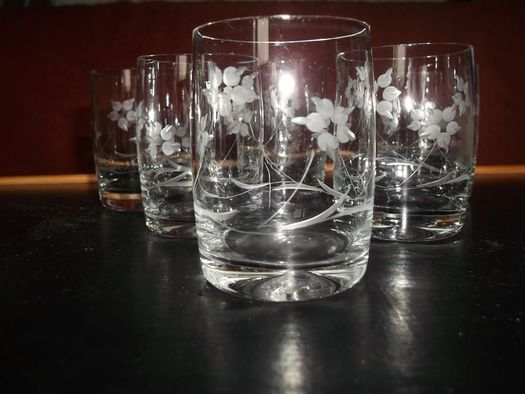 Поставки за чаши-Подстакани алпака и сервизи от стъкло