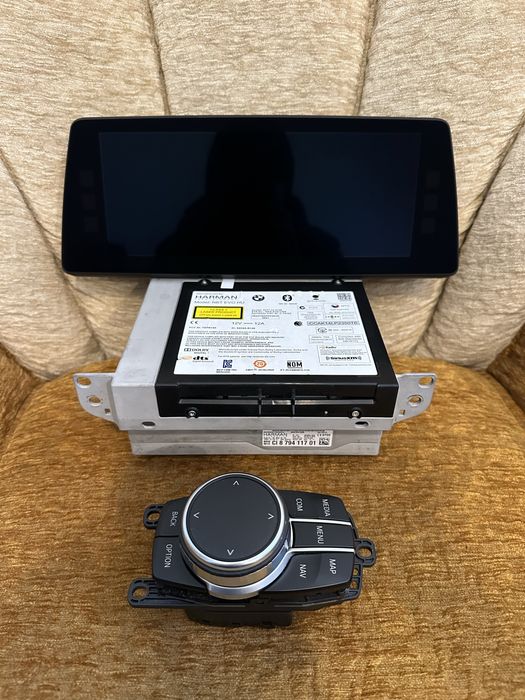 Navigatie BMW Seria 5 G30, G31 : Display / Unitate / Joystick