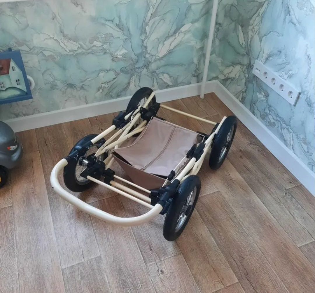 Продам коляску 2 в 1
