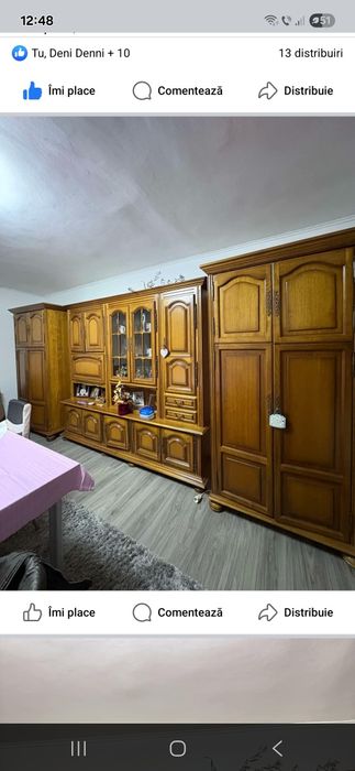 Vand mobila veche in stare buna,lemn masiv