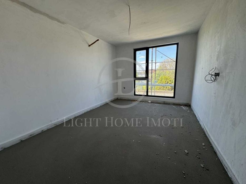 Продава се Тристаен апартамент в Пловдив, Остромила - 114 кв.м за 1096 €/кв.м - Снимка #2