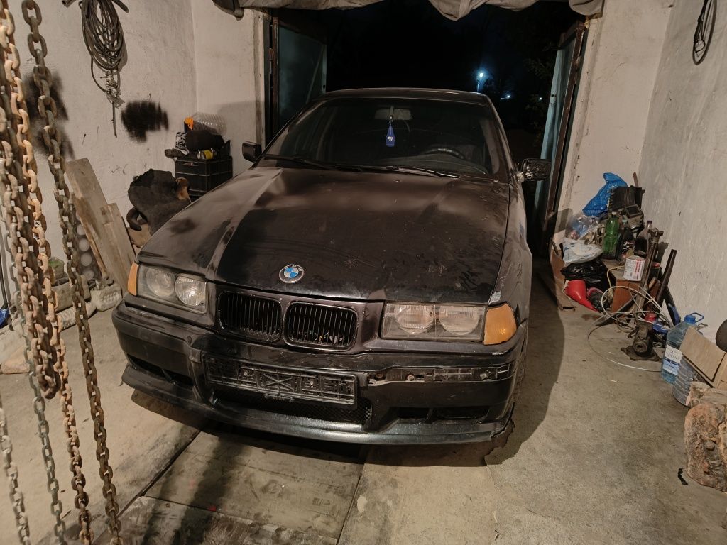 Продам запчасти на BMW E36